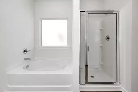 Bath - 569 Nightengale Ridge Dr, Columbia, TN 38401 photo 1 of 1