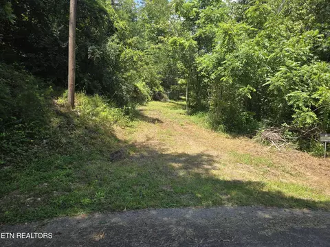 1626 Brackins Hollow Rd, Sevierville, TN 37876