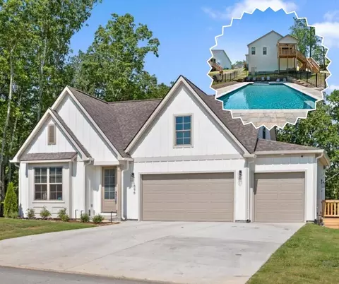 596 Nature Trl, Soddy Daisy, TN 37379