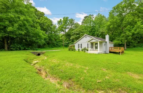 404 W Schmitt Rd, Rossville, GA 30741