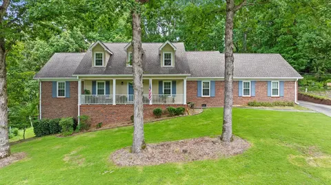 1800 Mountain Bay Dr, Hixson, TN 37343