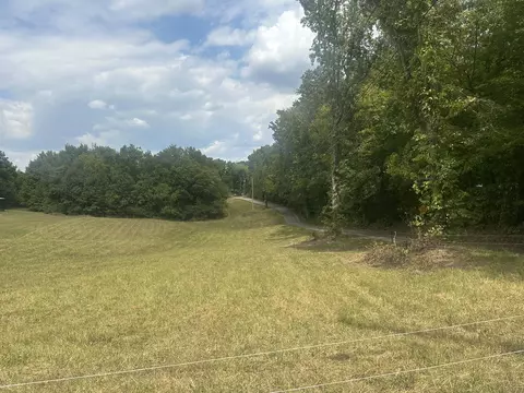 1785 Hilltop Rd, Clarksville, TN 37040