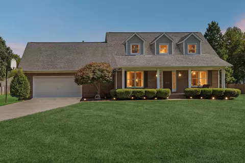 304 Gray Ln, Mount Pleasant, TN 38474