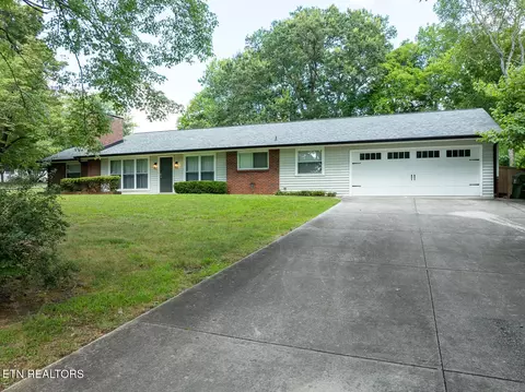 1537 Leconte Dr, Maryville, TN 37803