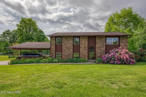 7808 Queensbury Dr, Knoxville, TN 37919