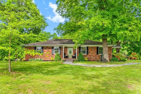 1711 Lovers Ln, Hopkinsville, KY 42240