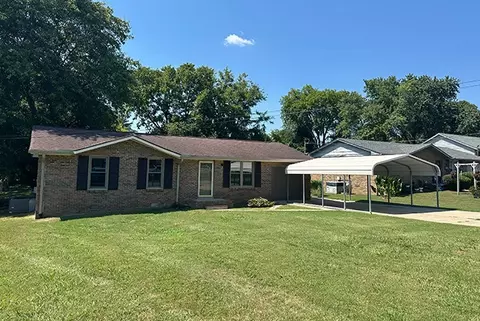 218 Barry Ave, Gallatin, TN 37066