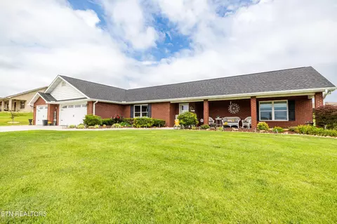 1045 Southwind Cir, Dandridge, TN 37725