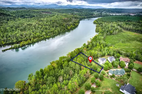 152 Pineberry East Rd, Oak Ridge, TN 37830