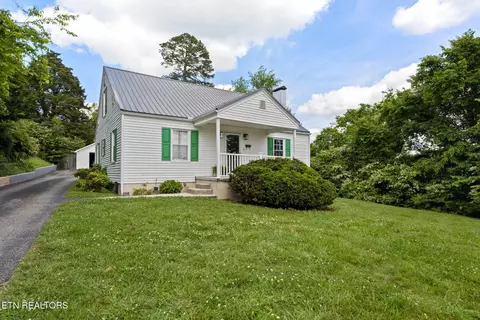 313 Lamar Ave, Clinton, TN 37716
