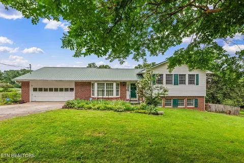 512 Farmer Hollow Rd, Clinton, TN 37716