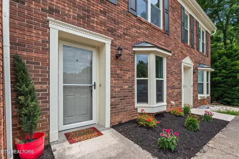 130 Durwood Rd #N, Knoxville, TN 37922