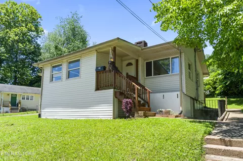 104 Carlisle Ln, Oak Ridge, TN 37830