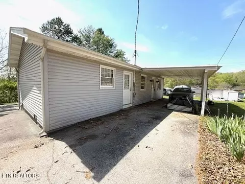 101 Edmonds Dr, Oliver Springs, TN 37840