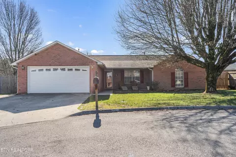 1006 Davinci Ln, Knoxville, TN 37918