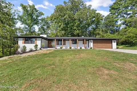 101 Dana Dr, Oak Ridge, TN 37830