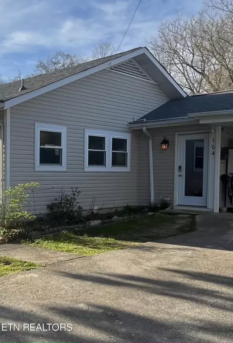104 Hillside Rd, Oak Ridge, TN 37830