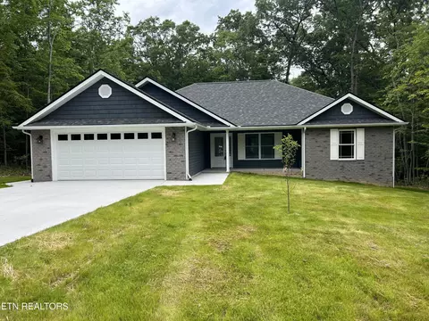 150 Hunterwood Ln, Crossville, TN 38558