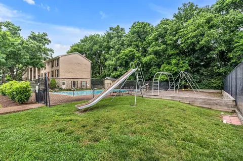 Exterior - 1011 Murfreesboro Rd #E3, Franklin, TN 37064 photo 7 of 7