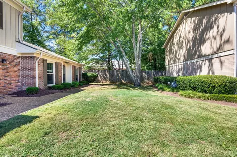 Exterior - 1011 Murfreesboro Rd #E3, Franklin, TN 37064 photo 4 of 7