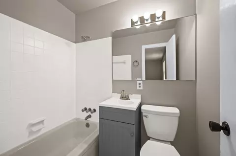 Bath - 1011 Murfreesboro Rd #E3, Franklin, TN 37064 photo 3 of 3
