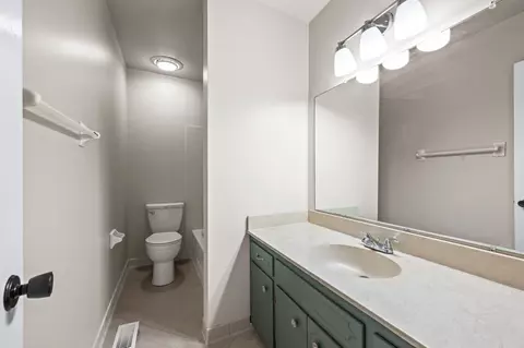 Bath - 1011 Murfreesboro Rd #E3, Franklin, TN 37064 photo 2 of 3