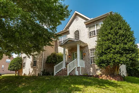100 Castle Ct, Hendersonville, TN 37075