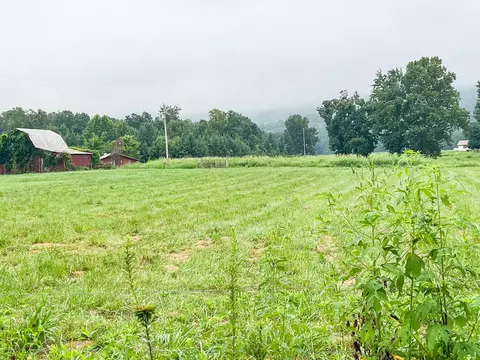 836 Spur Rd, Decherd, TN 37324