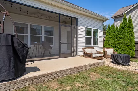 Exterior - 1064 Daniel Ln, Spring Hill, TN 37174 photo 7 of 9