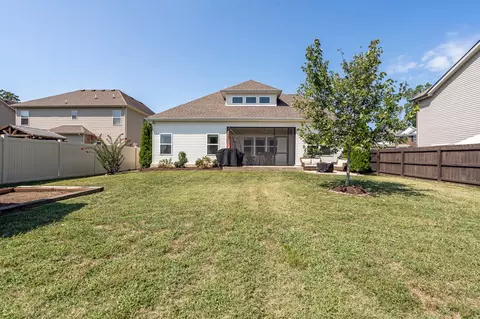 Exterior - 1064 Daniel Ln, Spring Hill, TN 37174 photo 6 of 9