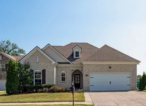 Exterior - 1064 Daniel Ln, Spring Hill, TN 37174 photo 2 of 9
