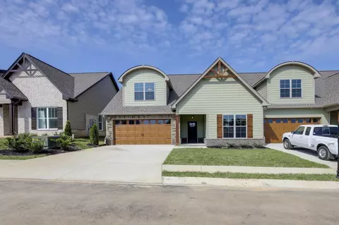 1096 Malinda Ln #30, Greenbrier, TN 37073