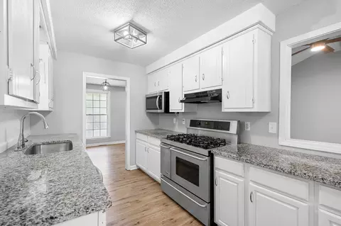 440 Cunningham Ln, Clarksville, TN 37042