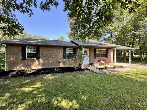 7 Waukesha Dr, Crossville, TN 38555