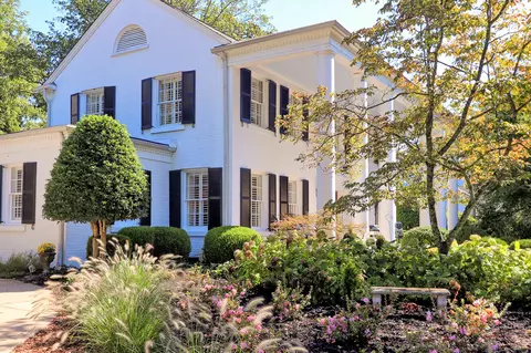 1002 Hillcrest Ave, Columbia, TN 38401