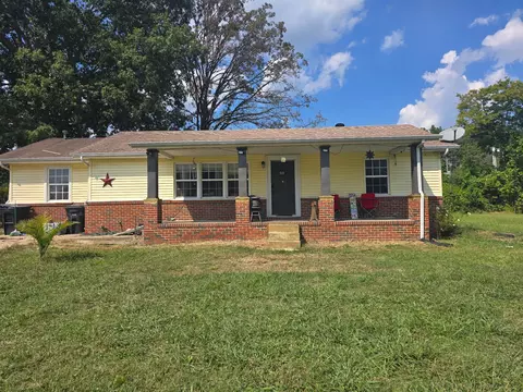 1908 Washington Ct, Tullahoma, TN 37388