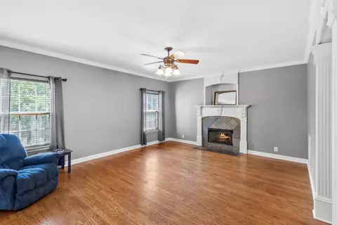 Living - 324 Foundry Cir, Murfreesboro, TN 37128 photo 3 of 7