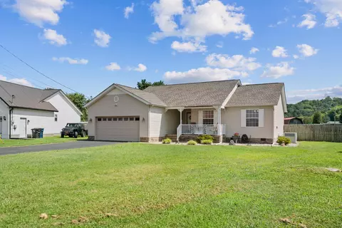 1620 Baucom Dr, Columbia, TN 38401