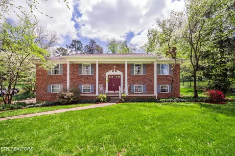 6912 Cresthill Dr, Knoxville, TN 37919