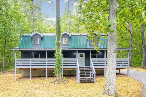 757 W Schmitt Rd, Rossville, GA 30741