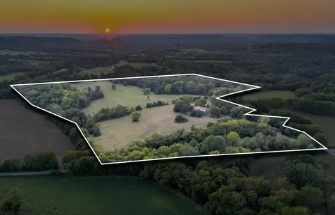 3213 Craig Bridge Rd, Williamsport, TN 38487
