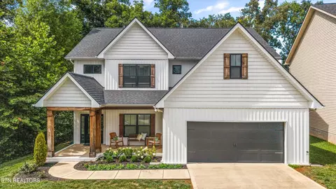 3034 Spencer Ridge Ln, Knoxville, TN 37931