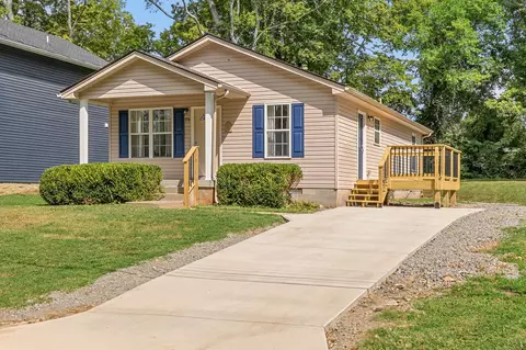 1311 Poplar Ct, Clarksville, TN 37040