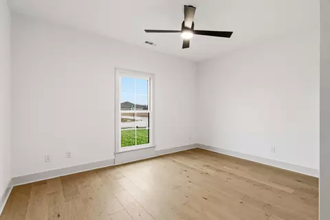 Bedroom - 5512 Sinclair St, Murfreesboro, TN 37127 photo 2 of 10