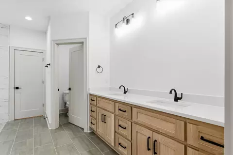 Bath - 5512 Sinclair St, Murfreesboro, TN 37127 photo 5 of 9