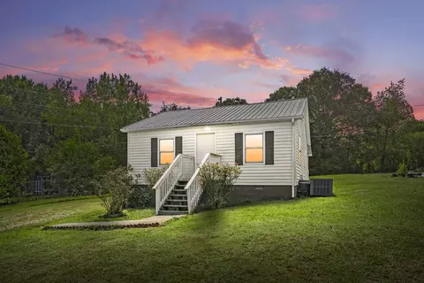 2076 Hilltop View Rd, Clarksville, TN 37040
