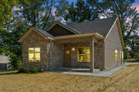 596 E College St E, Greenbrier, TN 37073