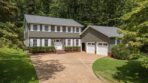 1033 River Hills Dr, Chattanooga, TN 37415