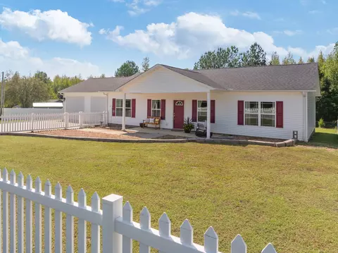 175 Rolling Oak Dr, Big Sandy, TN 38221