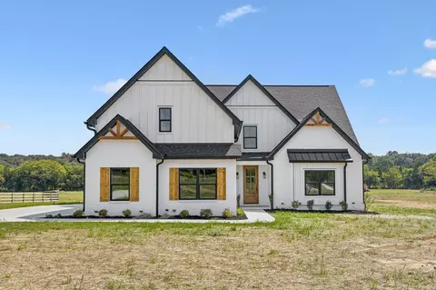 4088 Chicken Rd, Lebanon, TN 37090
